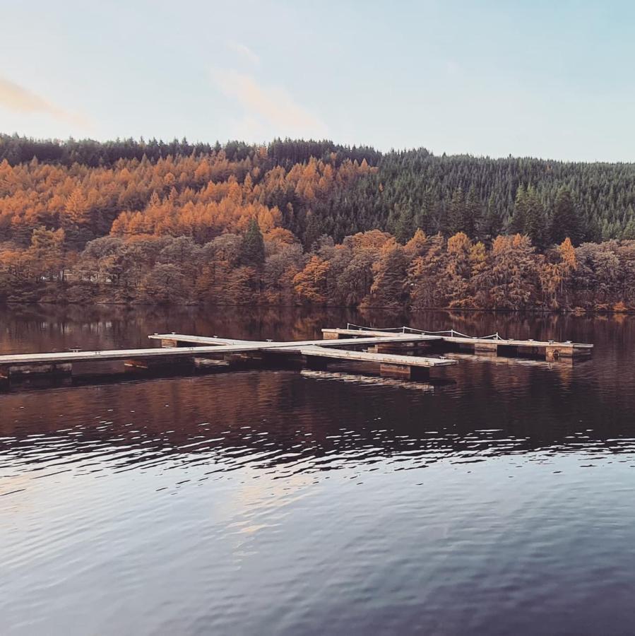 Bonnie Lodge-Lochside Location With Hot Tub Інвергаррі Екстер'єр фото