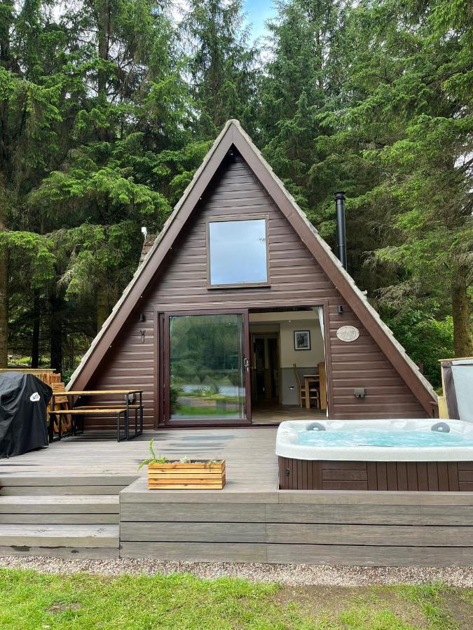 Bonnie Lodge-Lochside Location With Hot Tub Інвергаррі Екстер'єр фото