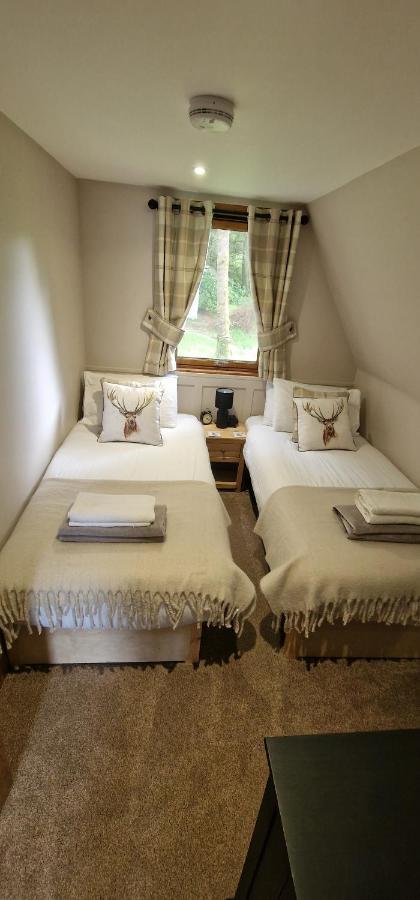 Bonnie Lodge-Lochside Location With Hot Tub Інвергаррі Екстер'єр фото
