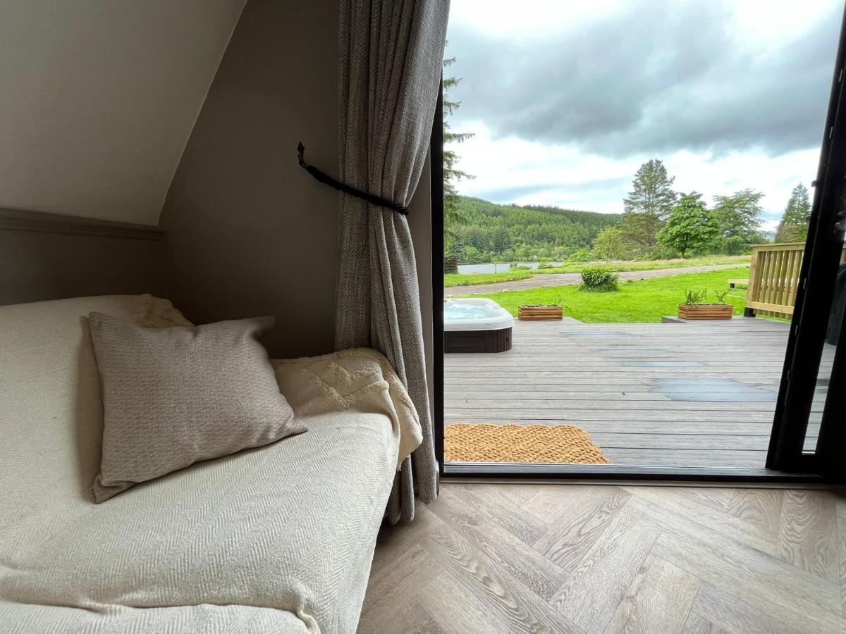 Bonnie Lodge-Lochside Location With Hot Tub Інвергаррі Екстер'єр фото