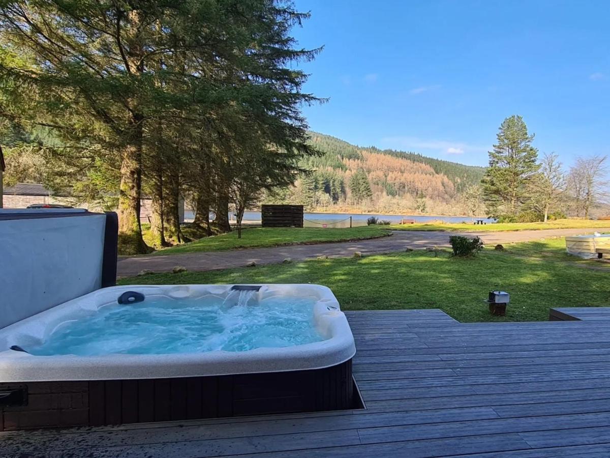 Bonnie Lodge-Lochside Location With Hot Tub Інвергаррі Екстер'єр фото